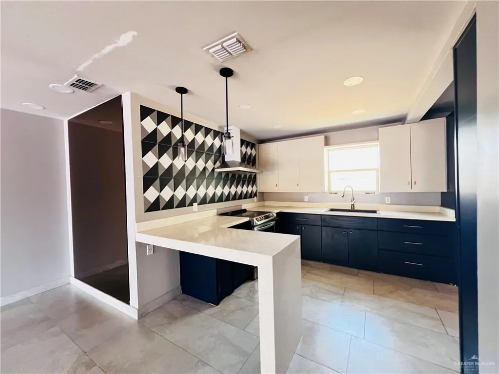 607 Padre Avenue Weslaco, TX 78596