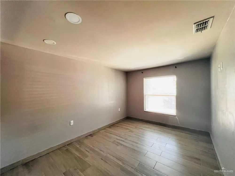 607 Padre Avenue Weslaco, TX 78596