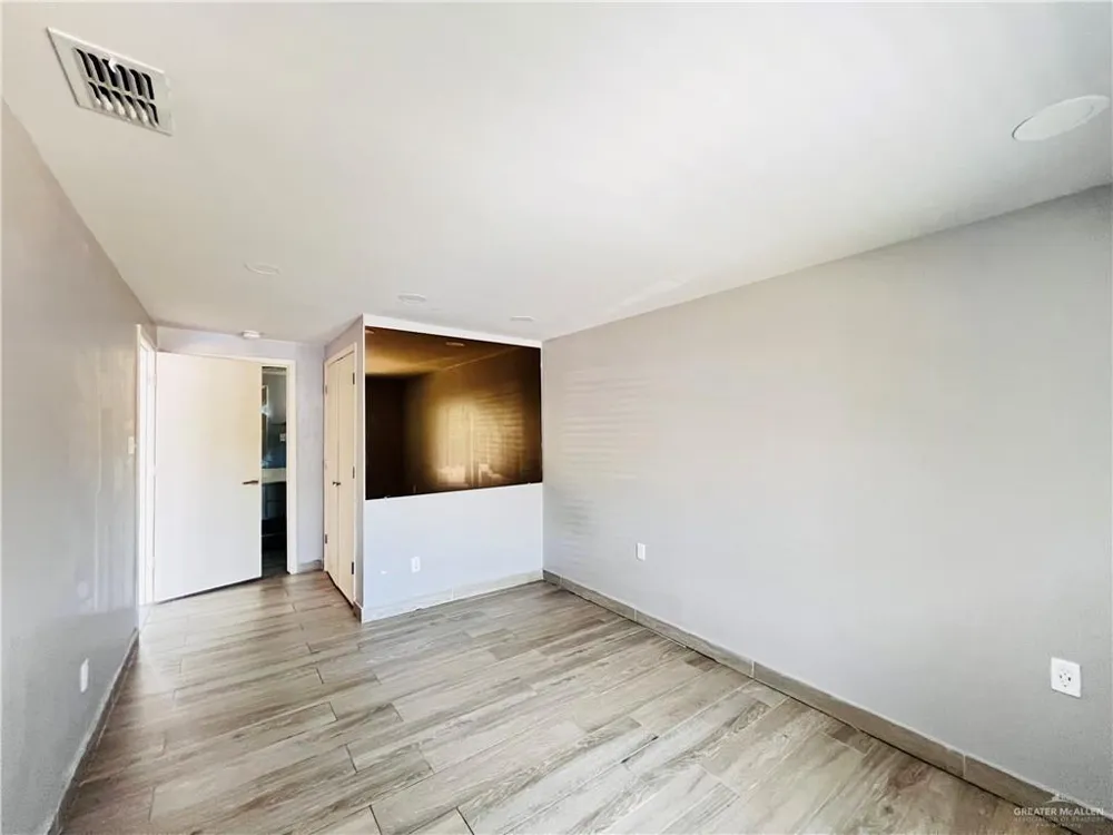 607 Padre Avenue Weslaco, TX 78596
