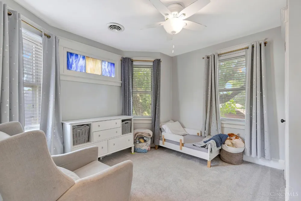 2527 Ridgeland Place Cincinnati, OH 45212