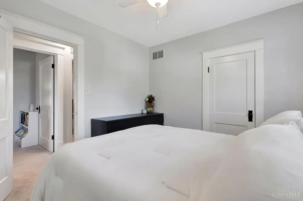 2527 Ridgeland Place Cincinnati, OH 45212