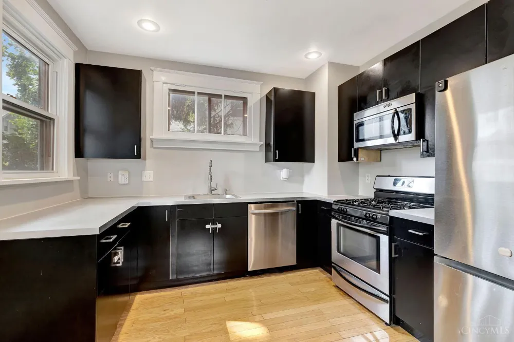 2527 Ridgeland Place Cincinnati, OH 45212
