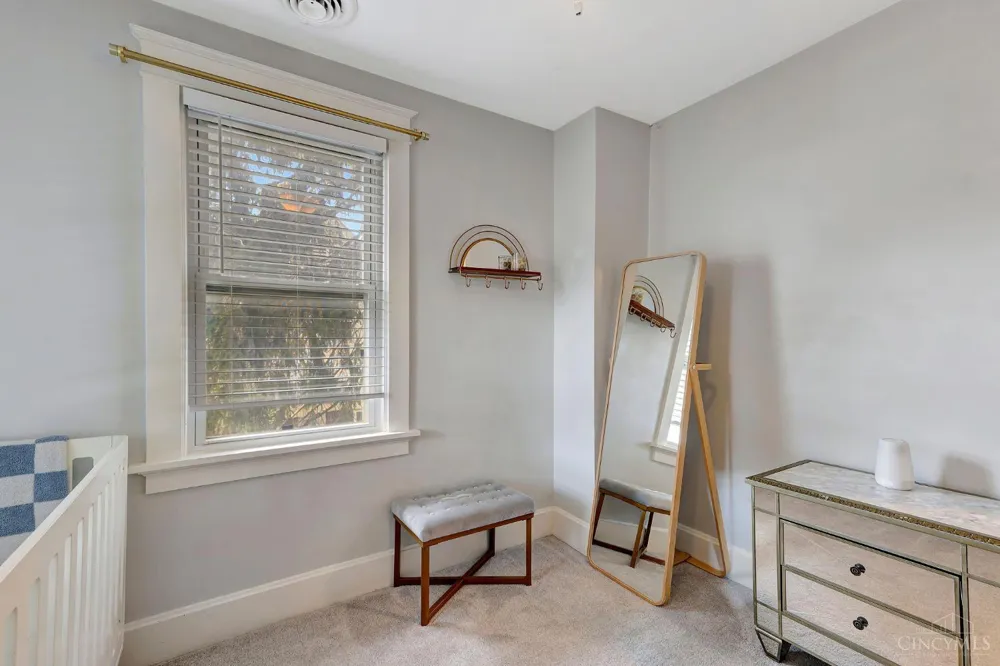 2527 Ridgeland Place Cincinnati, OH 45212