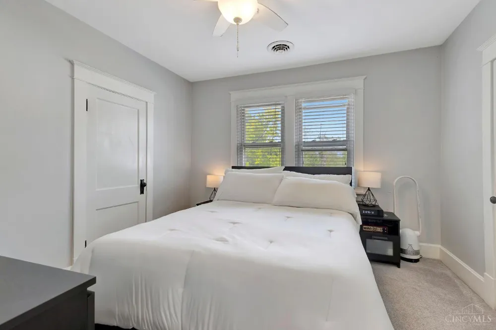 2527 Ridgeland Place Cincinnati, OH 45212