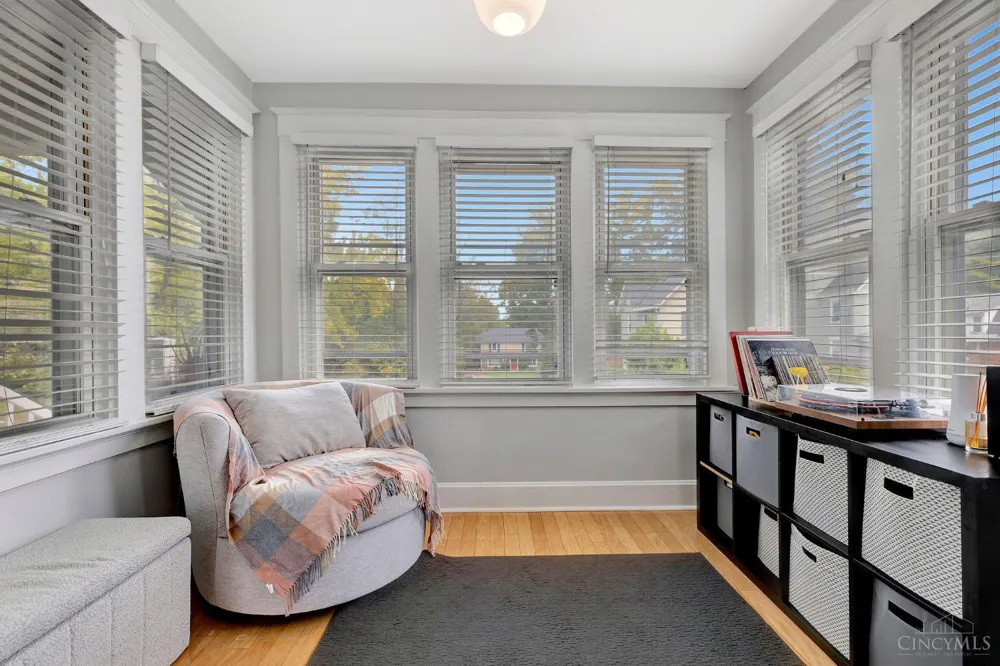 2527 Ridgeland Place Cincinnati, OH 45212