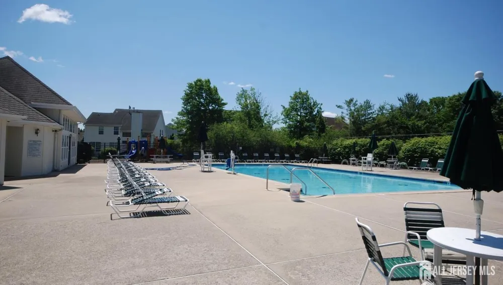113 Woodmere Drive Sayreville, NJ 08859