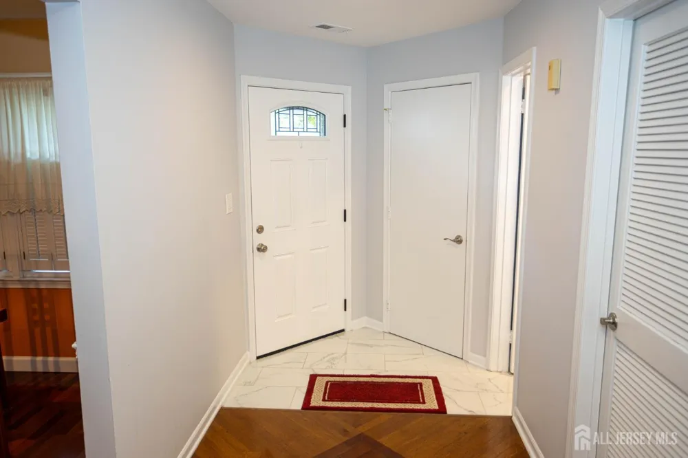 113 Woodmere Drive Sayreville, NJ 08859