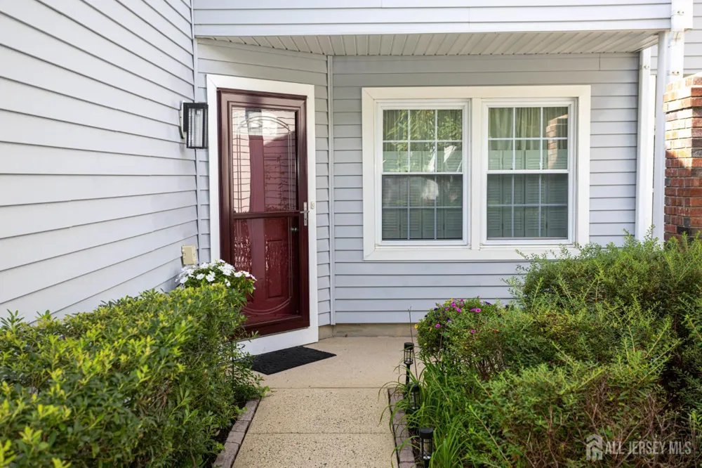 113 Woodmere Drive Sayreville, NJ 08859