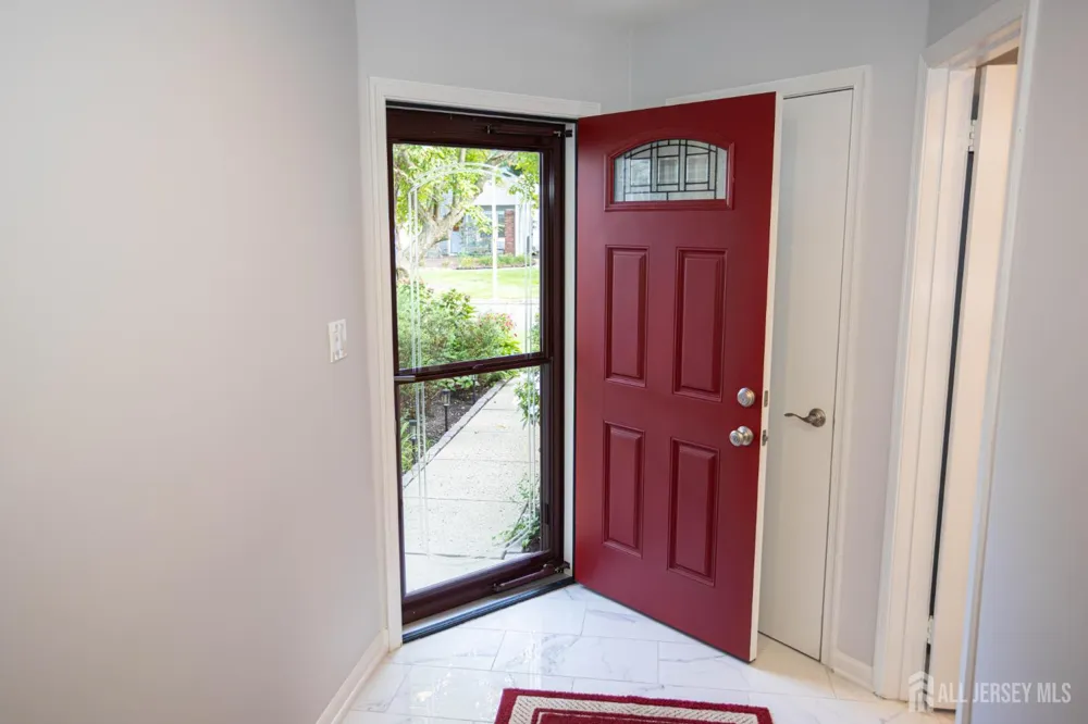 113 Woodmere Drive Sayreville, NJ 08859