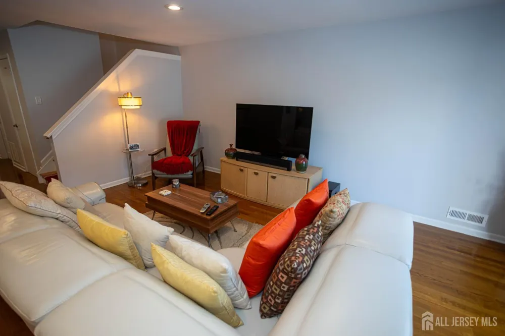 113 Woodmere Drive Sayreville, NJ 08859