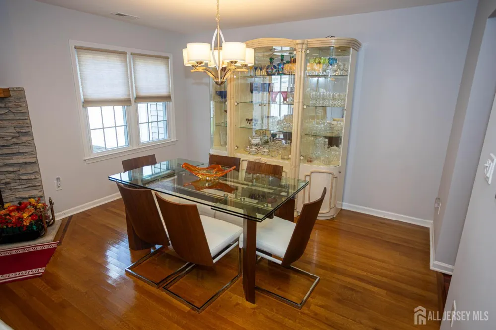 113 Woodmere Drive Sayreville, NJ 08859