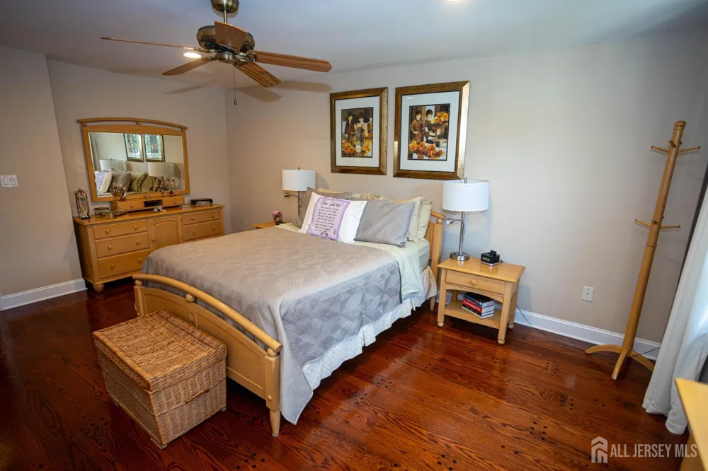 113 Woodmere Drive Sayreville, NJ 08859