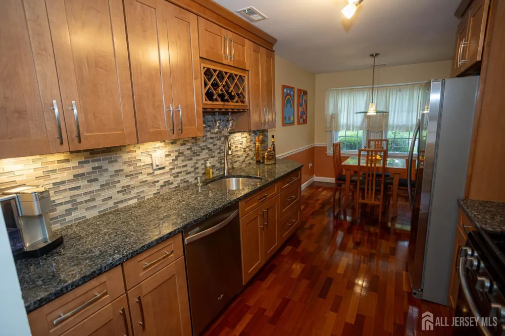 113 Woodmere Drive Sayreville, NJ 08859