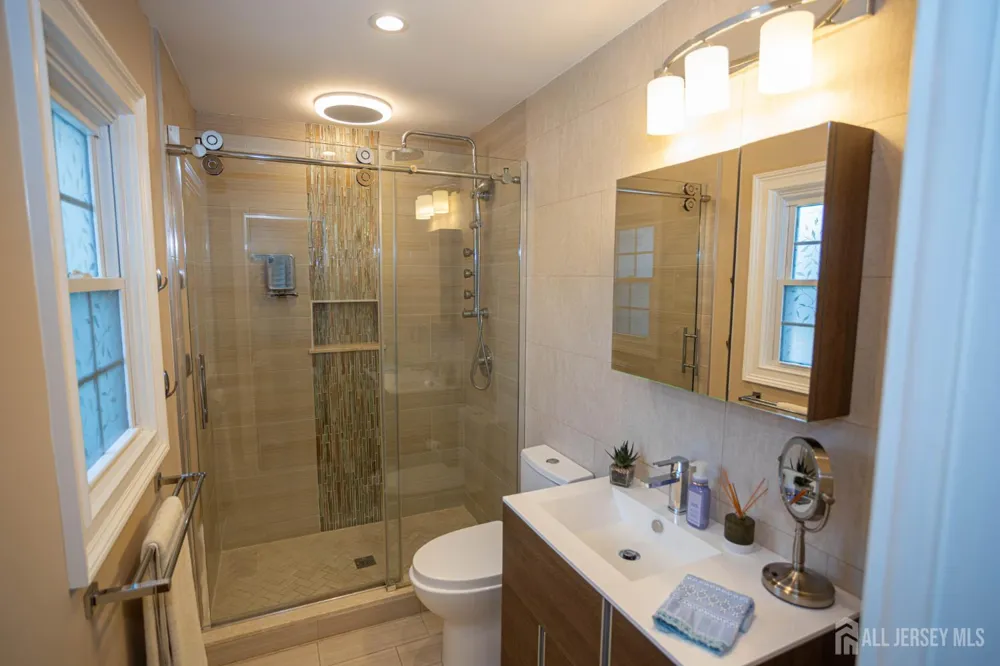 113 Woodmere Drive Sayreville, NJ 08859