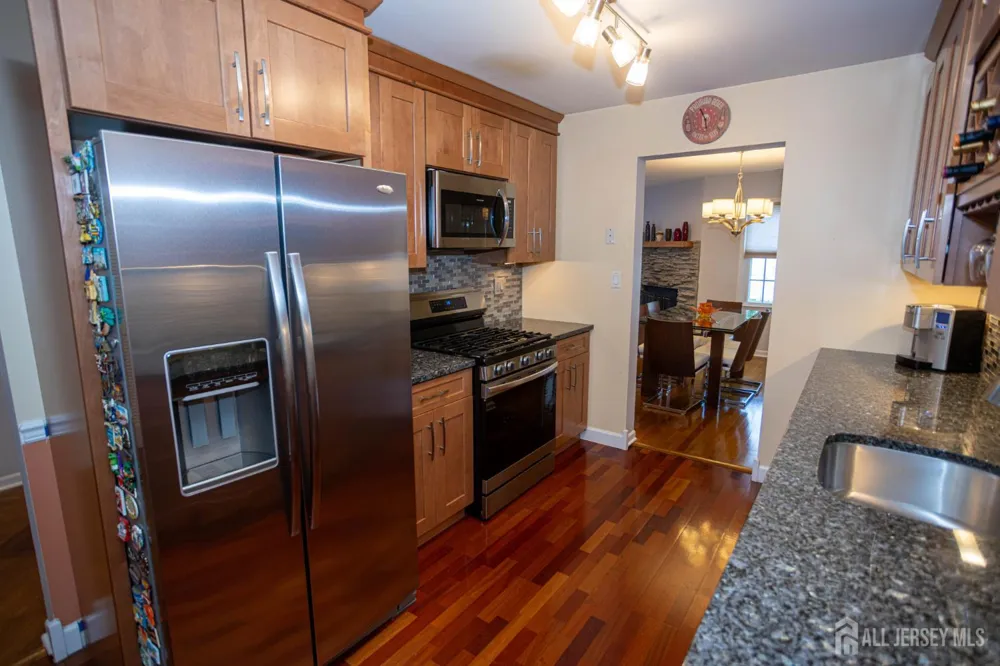 113 Woodmere Drive Sayreville, NJ 08859