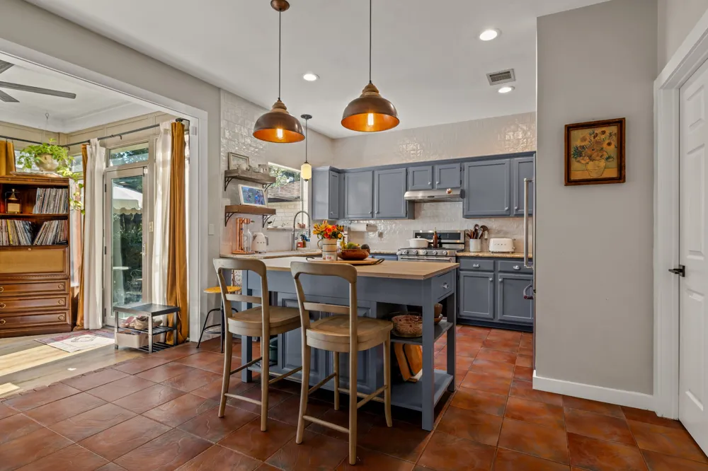 4624 Hoffman Drive Austin, TX 78749