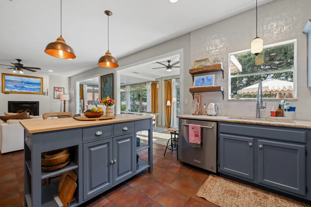 4624 Hoffman Drive Austin, TX 78749