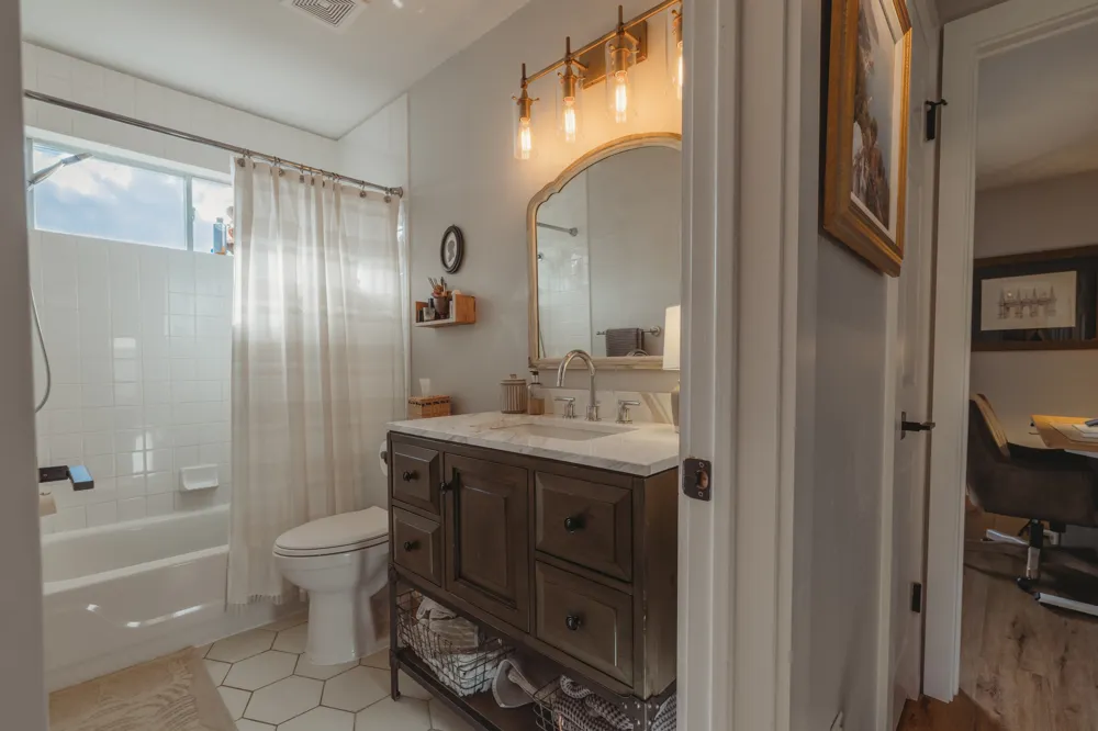 4624 Hoffman Drive Austin, TX 78749