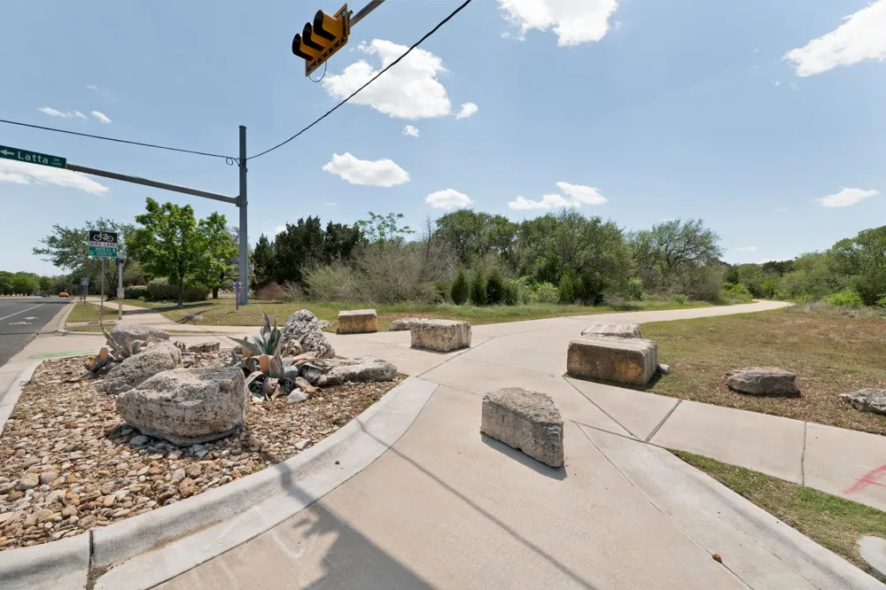 4624 Hoffman Drive Austin, TX 78749