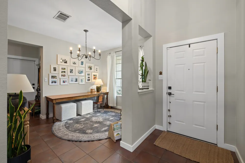 4624 Hoffman Drive Austin, TX 78749