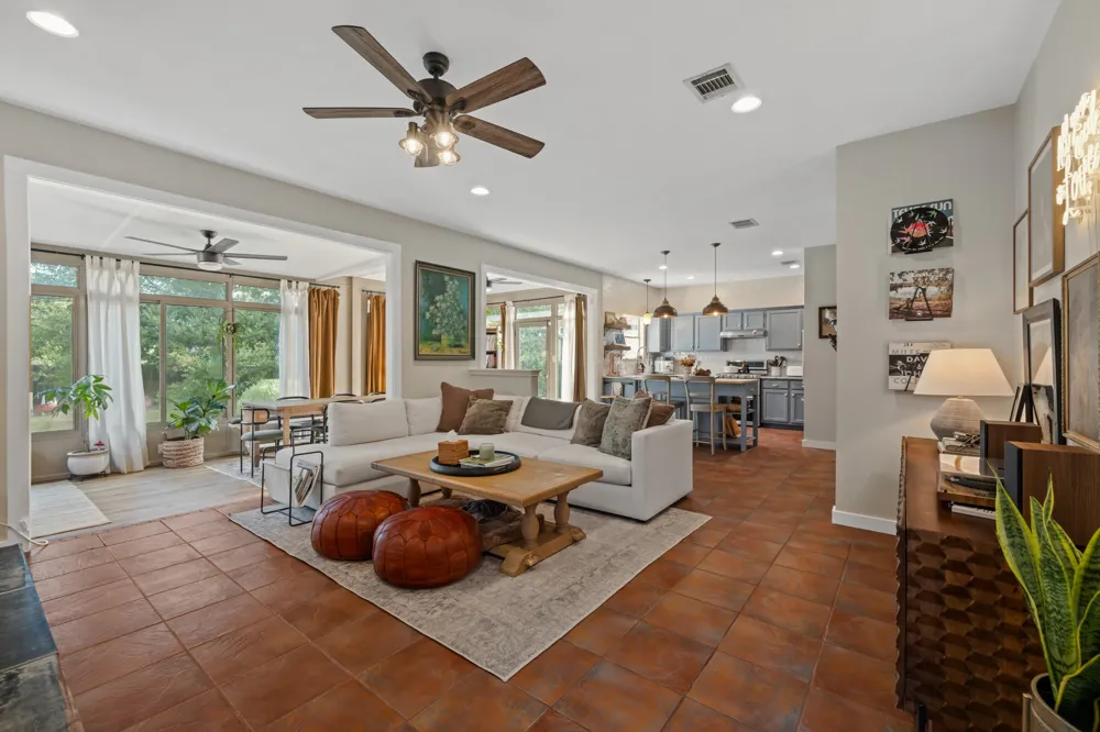 4624 Hoffman Drive Austin, TX 78749