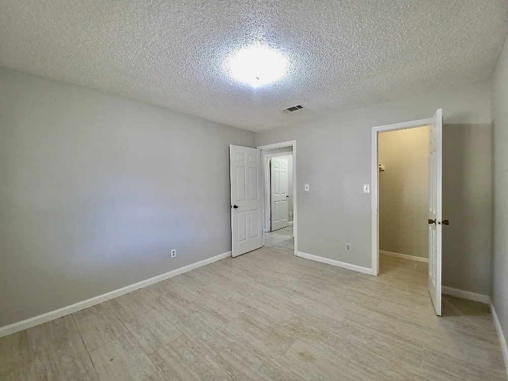 1081 Private Road 7023 Elgin, TX 78621