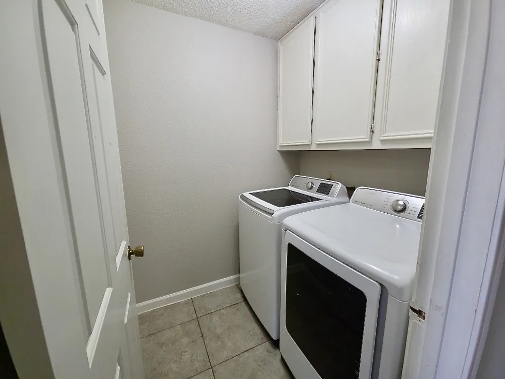 1081 Private Road 7023 Elgin, TX 78621