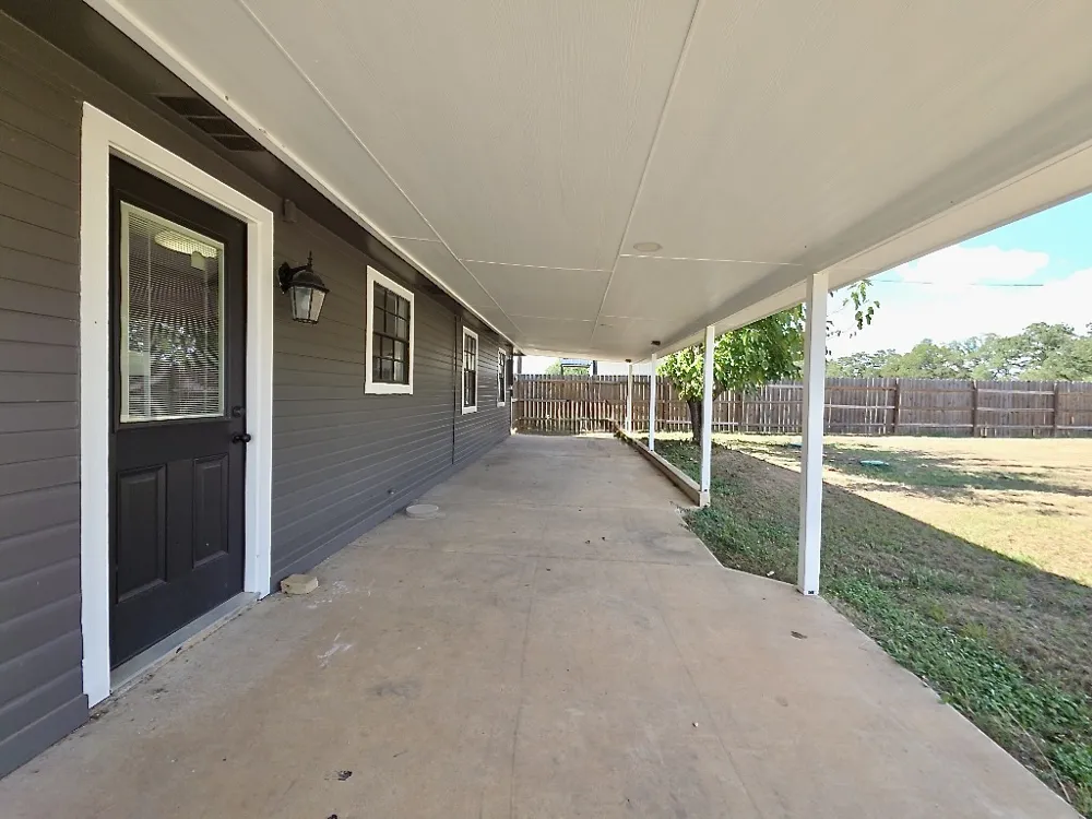 1081 Private Road 7023 Elgin, TX 78621