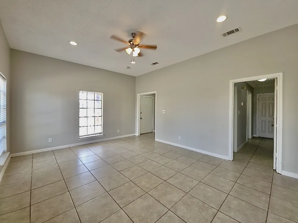 1081 Private Road 7023 Elgin, TX 78621