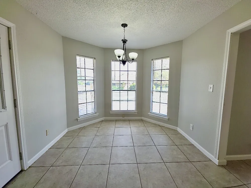 1081 Private Road 7023 Elgin, TX 78621