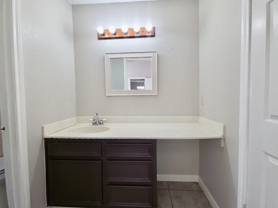 1081 Private Road 7023 Elgin, TX 78621