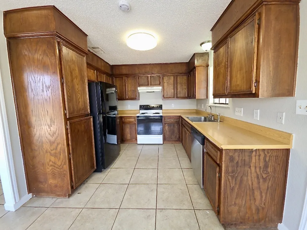 1081 Private Road 7023 Elgin, TX 78621