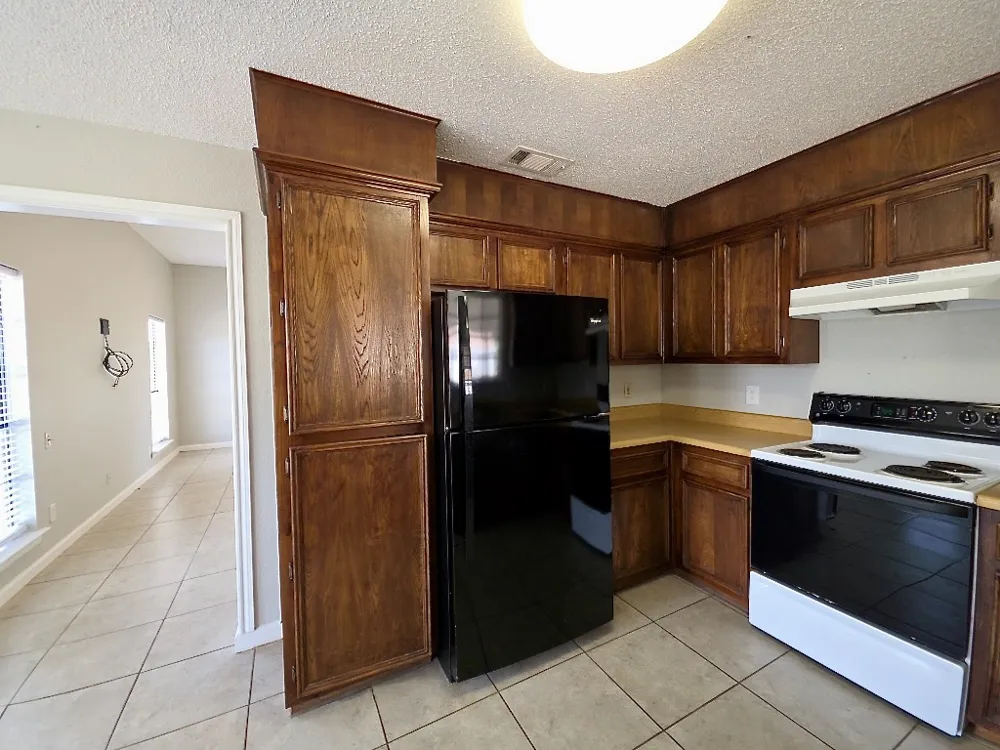 1081 Private Road 7023 Elgin, TX 78621