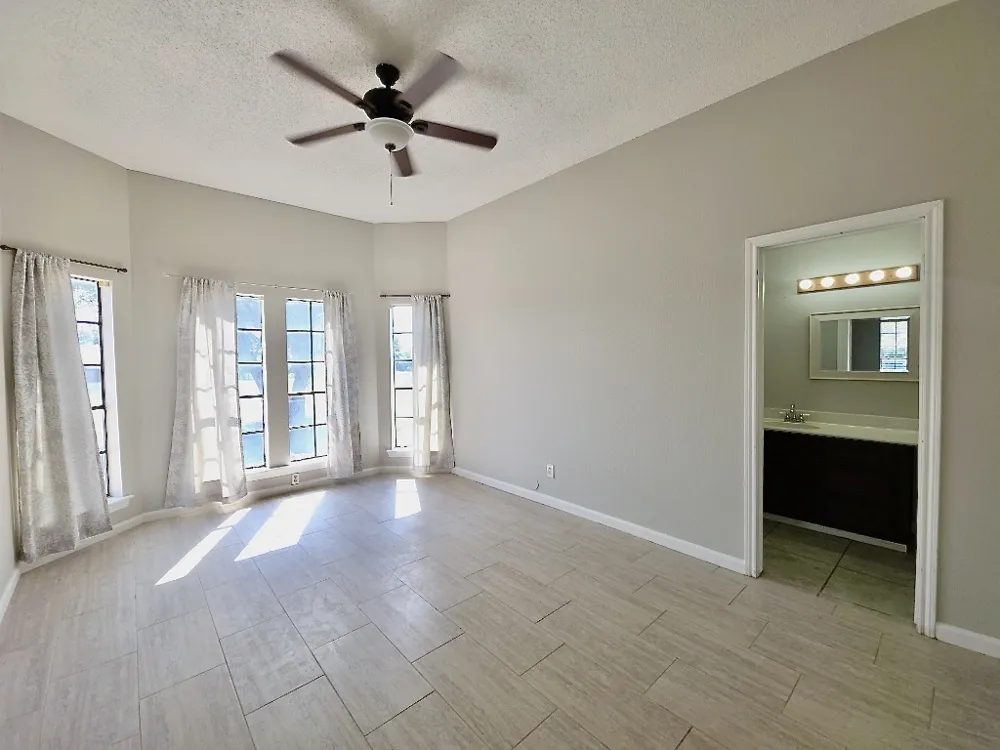 1081 Private Road 7023 Elgin, TX 78621