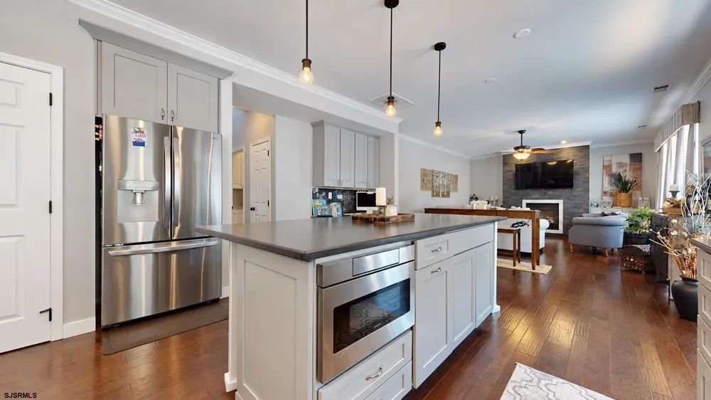 102 Julie Dr Northfield, NJ 08225