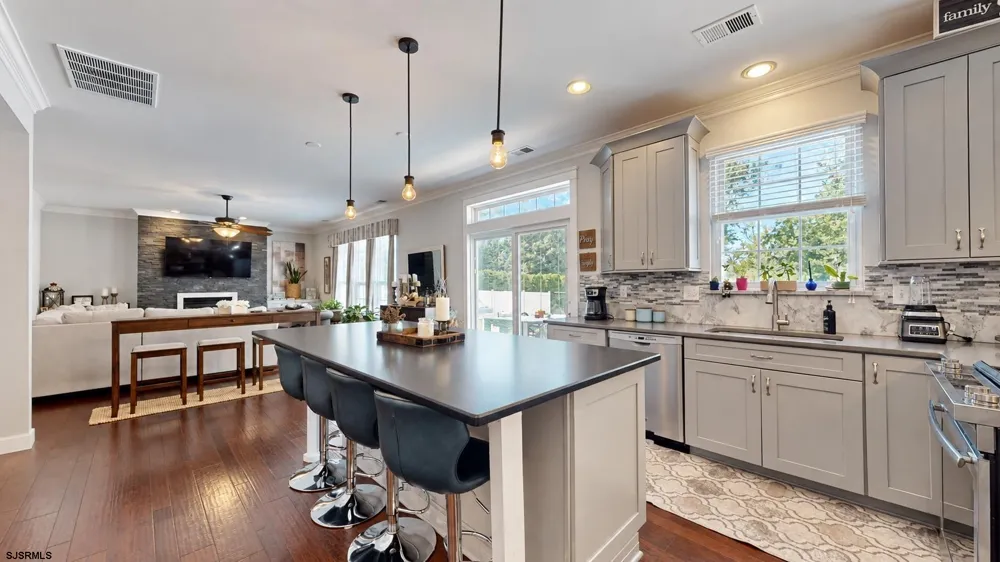 102 Julie Dr Northfield, NJ 08225