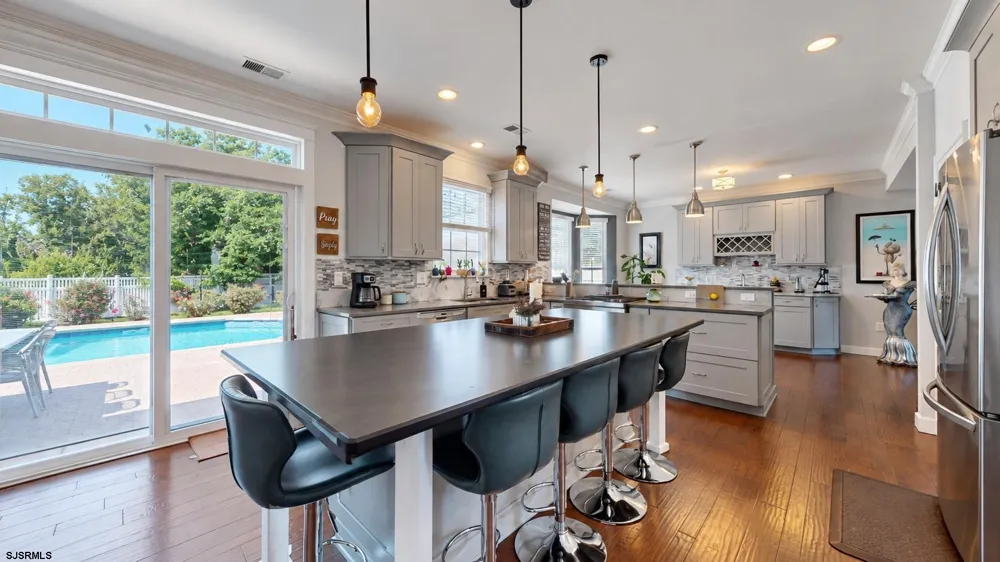102 Julie Dr Northfield, NJ 08225
