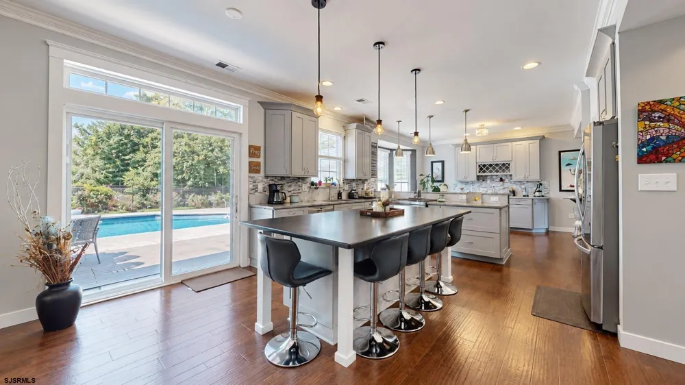 102 Julie Dr Northfield, NJ 08225