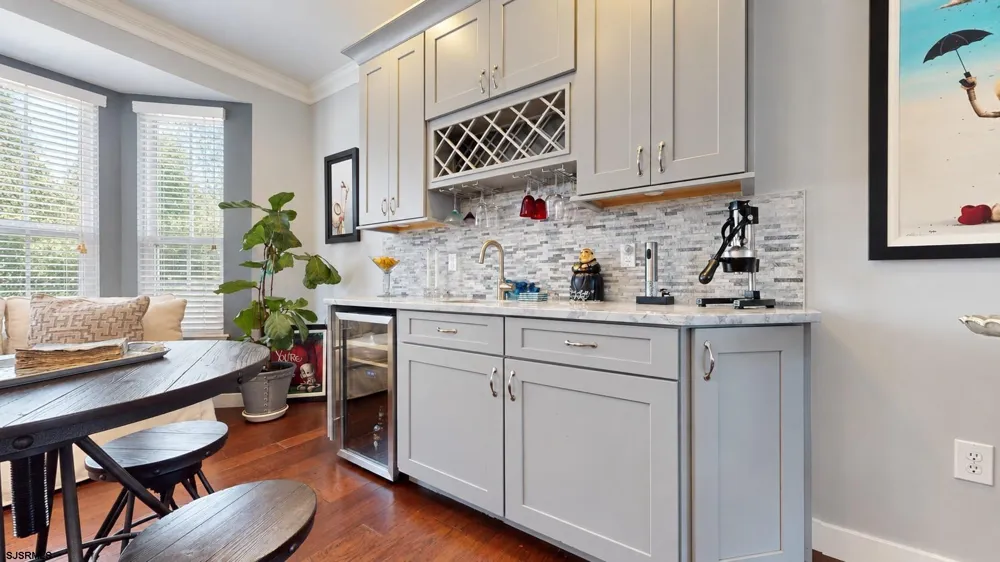 102 Julie Dr Northfield, NJ 08225