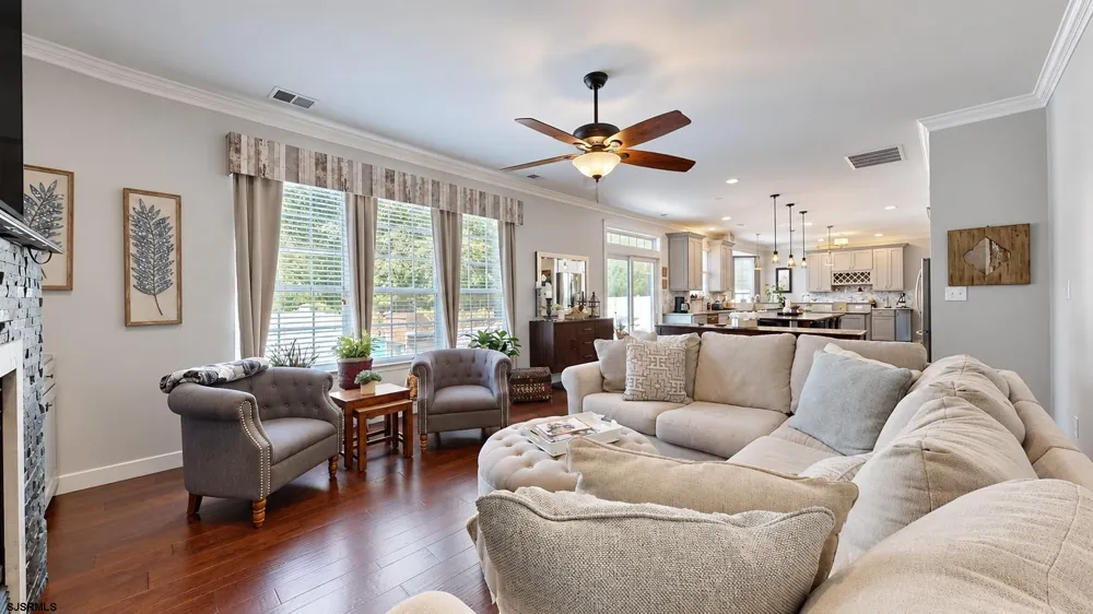102 Julie Dr Northfield, NJ 08225