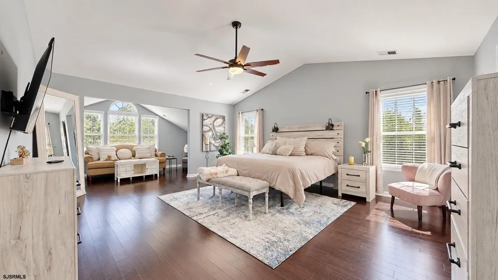 102 Julie Dr Northfield, NJ 08225