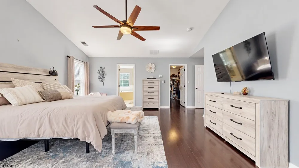 102 Julie Dr Northfield, NJ 08225