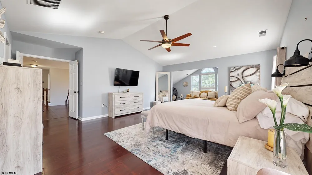 102 Julie Dr Northfield, NJ 08225