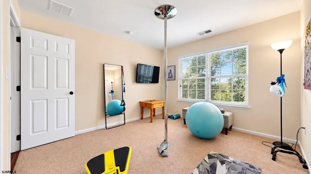 102 Julie Dr Northfield, NJ 08225