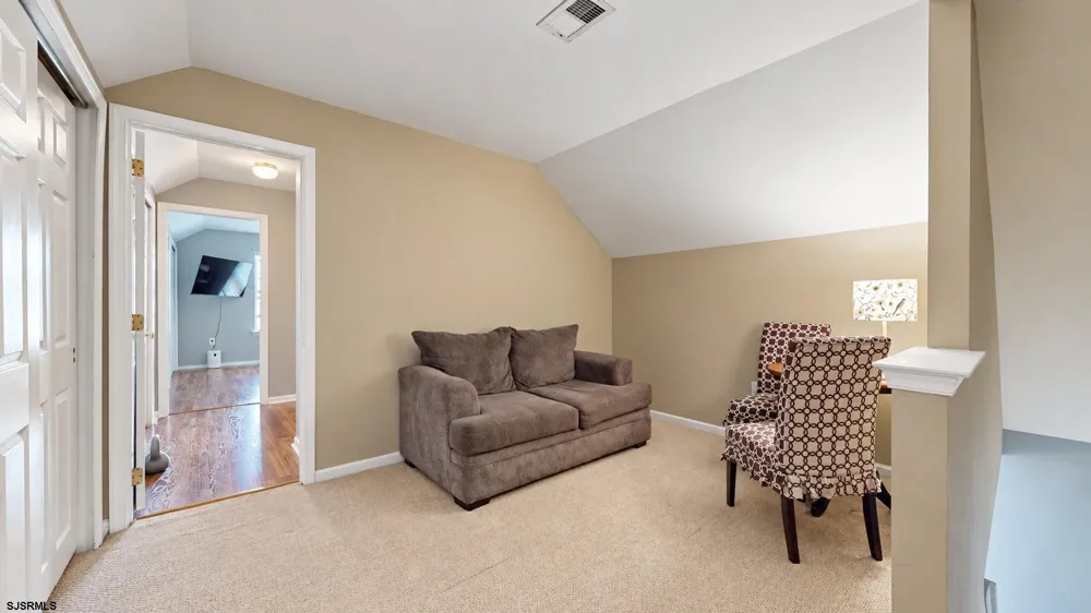 102 Julie Dr Northfield, NJ 08225