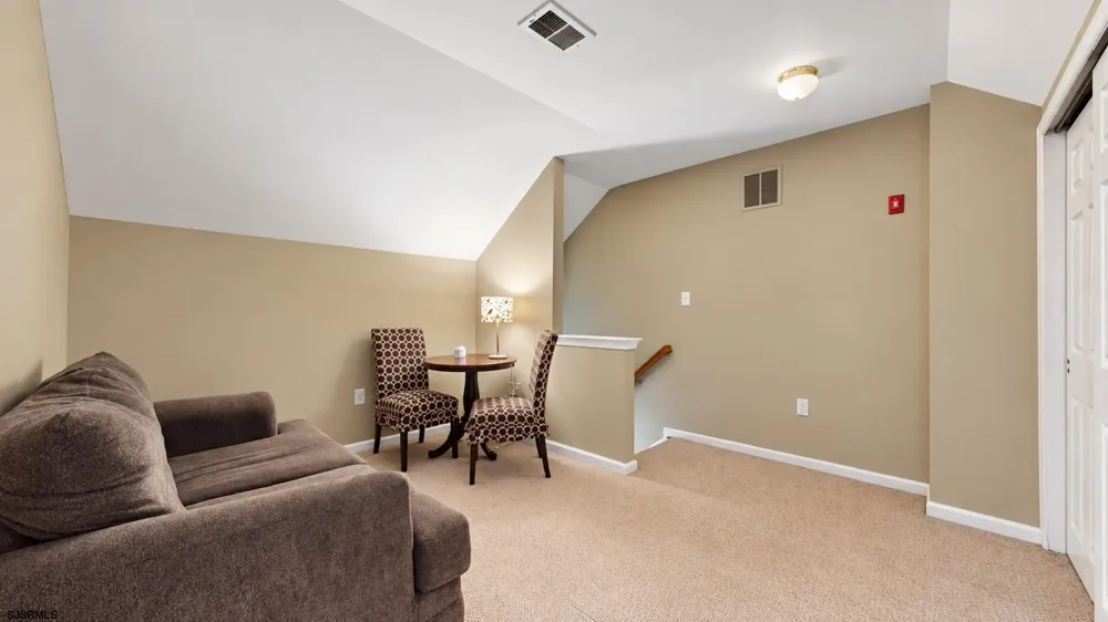 102 Julie Dr Northfield, NJ 08225