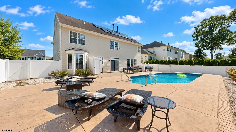 102 Julie Dr Northfield, NJ 08225