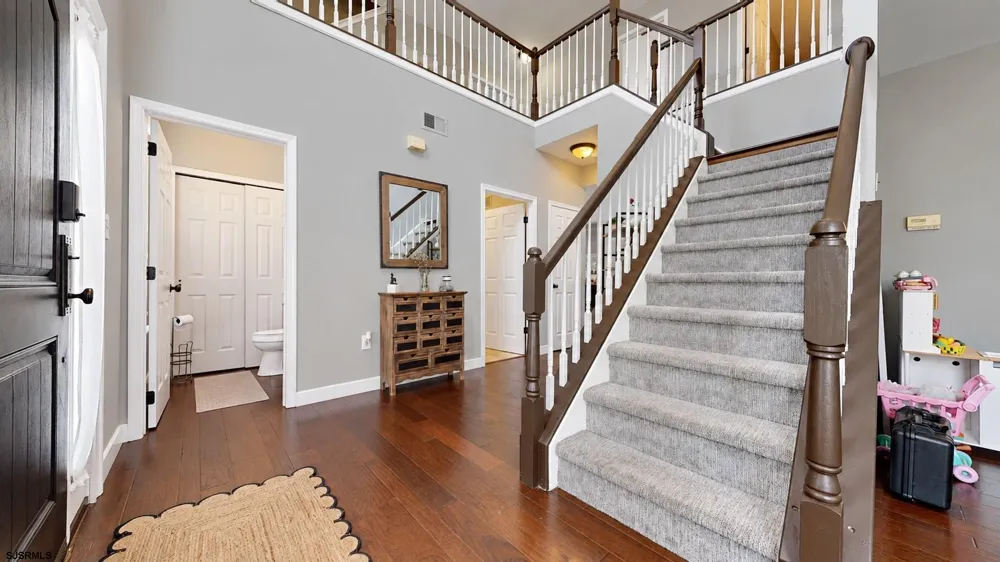 102 Julie Dr Northfield, NJ 08225