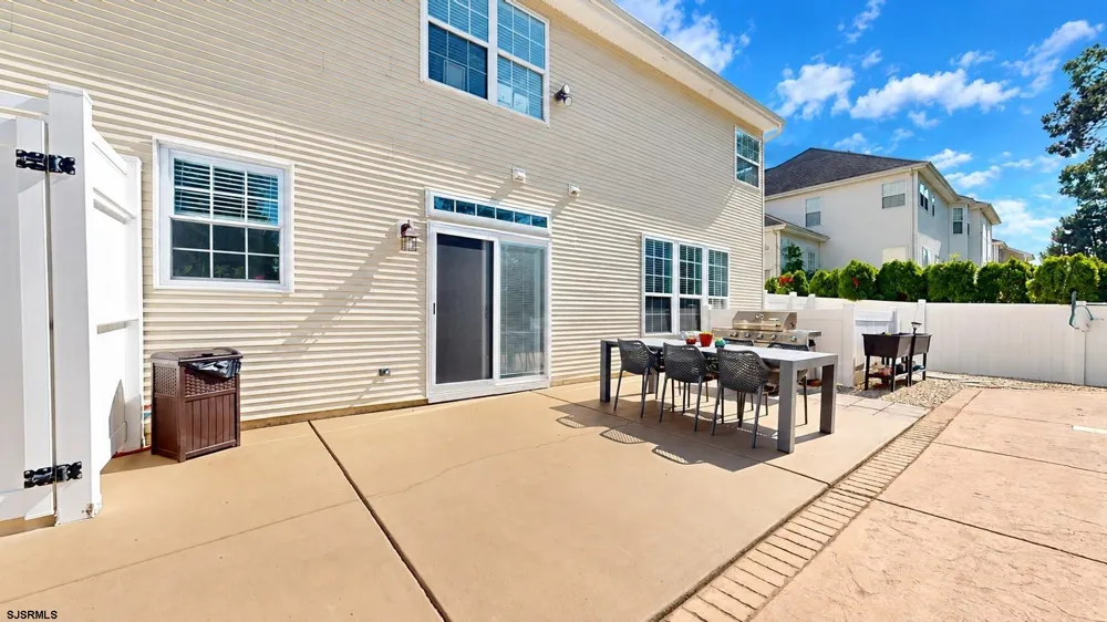 102 Julie Dr Northfield, NJ 08225