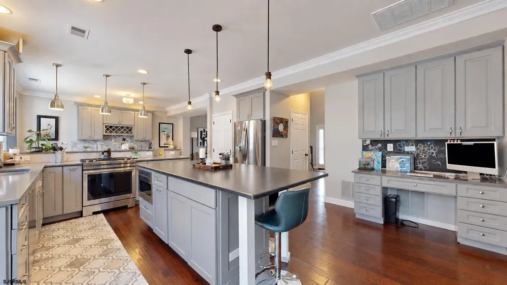 102 Julie Dr Northfield, NJ 08225
